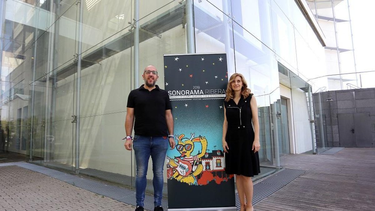 Javier Ajenjo y Mar Sancho durante la presentación del festival Sonorama Ribera 2019.-ICAL