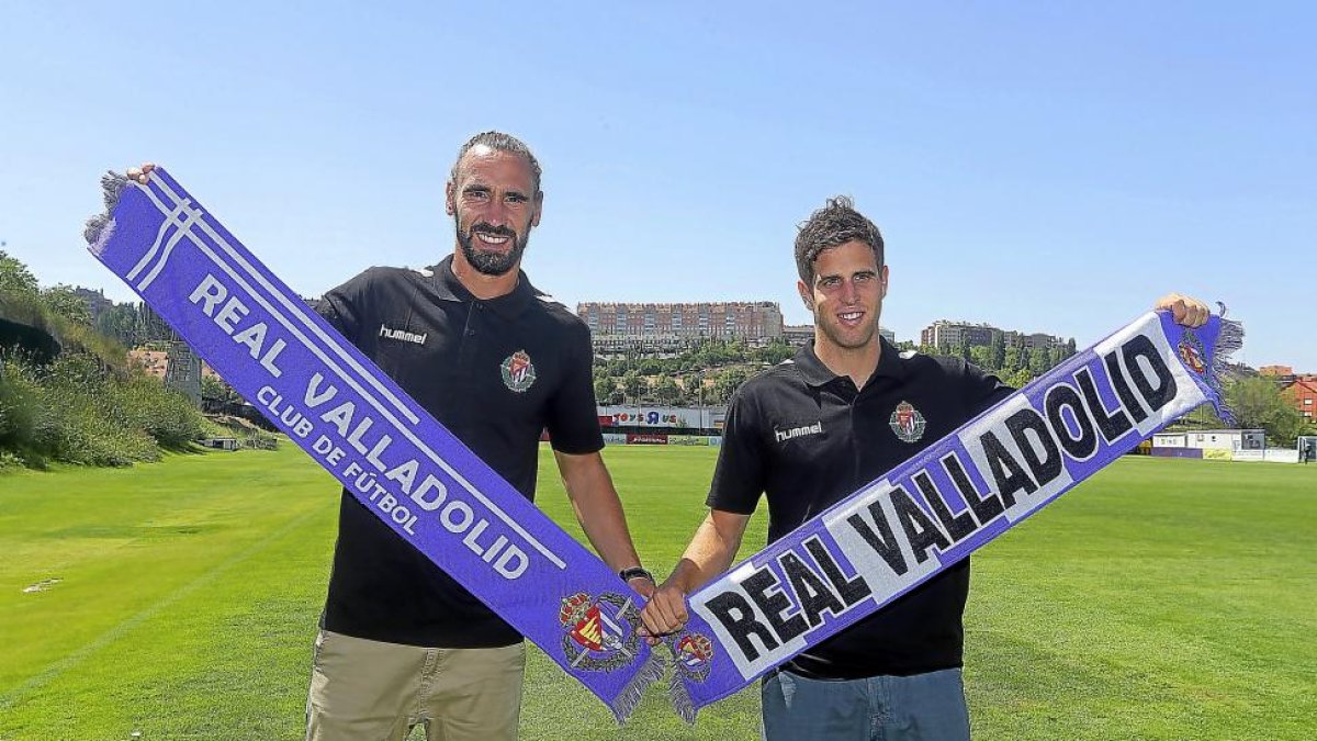 Borja y Hervías, ayer, durante su presentación.-BALCAZA