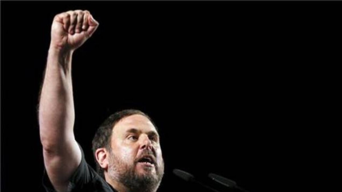 Junqueras, durante su intervención en el acto de presentación de los candidatos de Junts pel Sí, el pasado 28 de septiembre.-ALBERT GEA / REUTERS