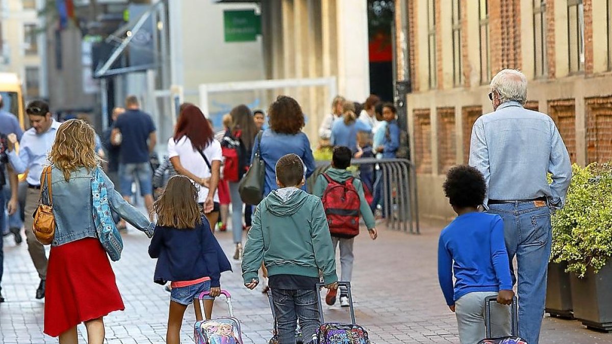 Varios niños en el inicio del curso. E.M.