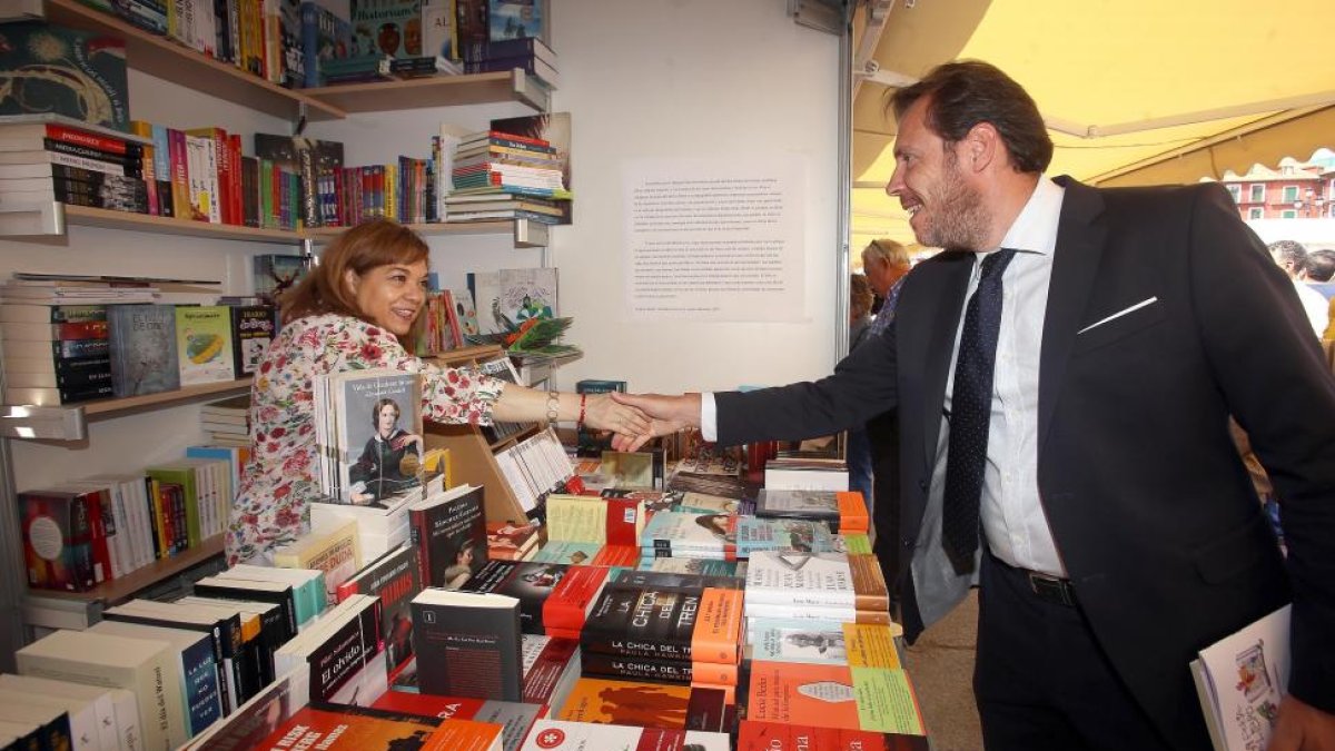 El alcalde de Valladolid, Óscar Puente, inaugura la 49ª Feria del Libro de Valladolid-ICAL
