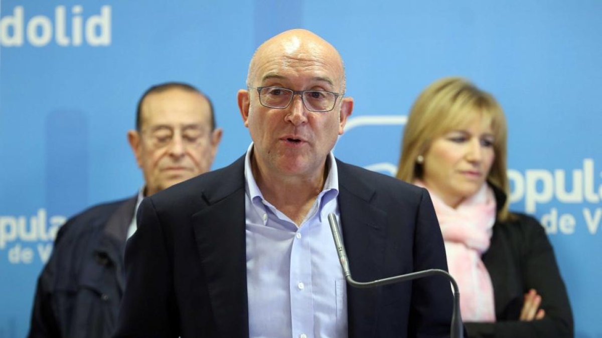 El candidato a la Presidencia del PP de Valladolid Jesús Julio Carnero presenta nuevas iniciativas de cara al XIV Congreso Provincial-ICAL