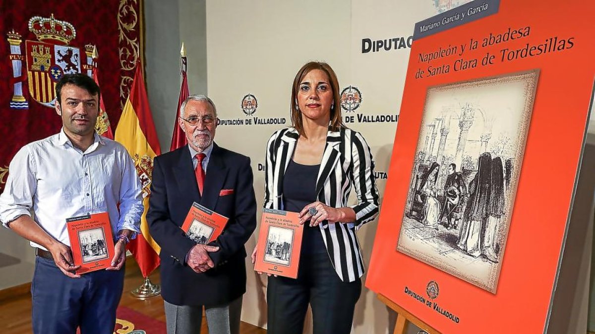 José Antonio González Poncela, Mariano García e Inmaculada Toledano ayer, en la presentación del libro-EL MUNDO