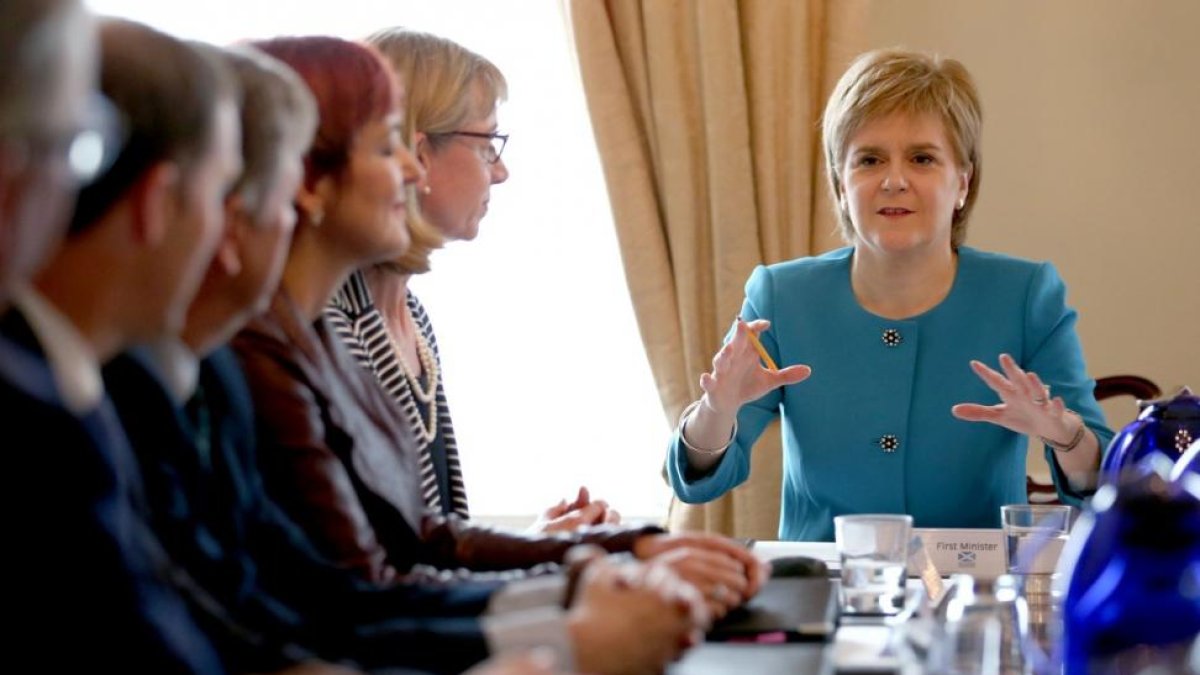 La ministra principal de Escocia, Nicola Sturgeon, este sábado en una reunión de emergencia con su Gobierno.-JANE BARLOW / AFP