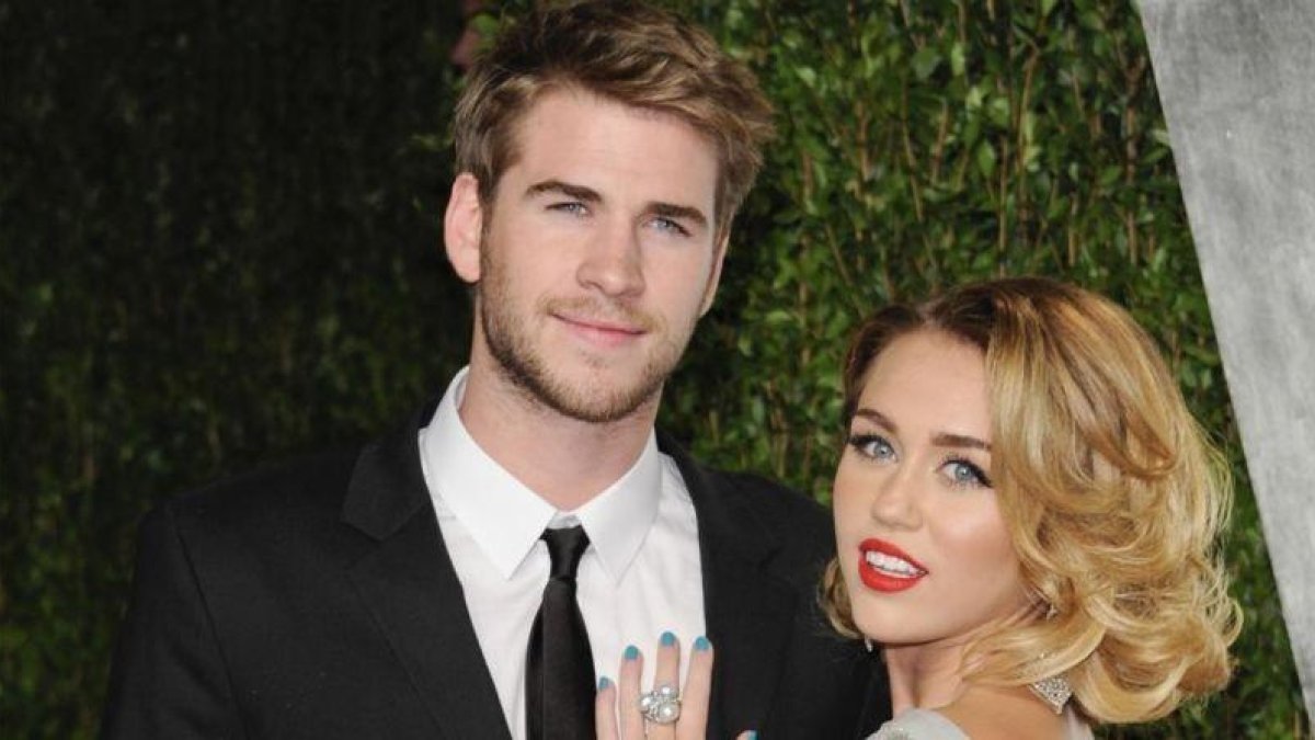 Una imagen de archivo de Miley Cyrus y su novio Liam Hemswort.-AP / EVAN AGOSTINI