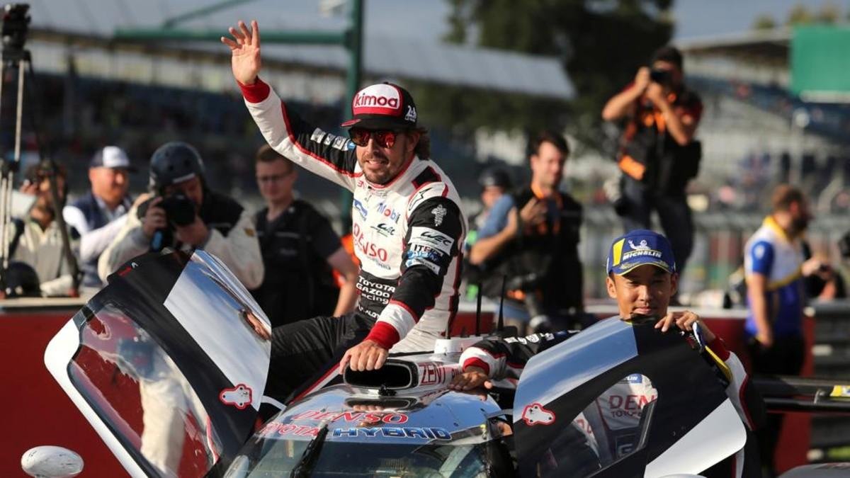 Fernando Alonso celebraba el triunfo en Silverstone. /-EFE