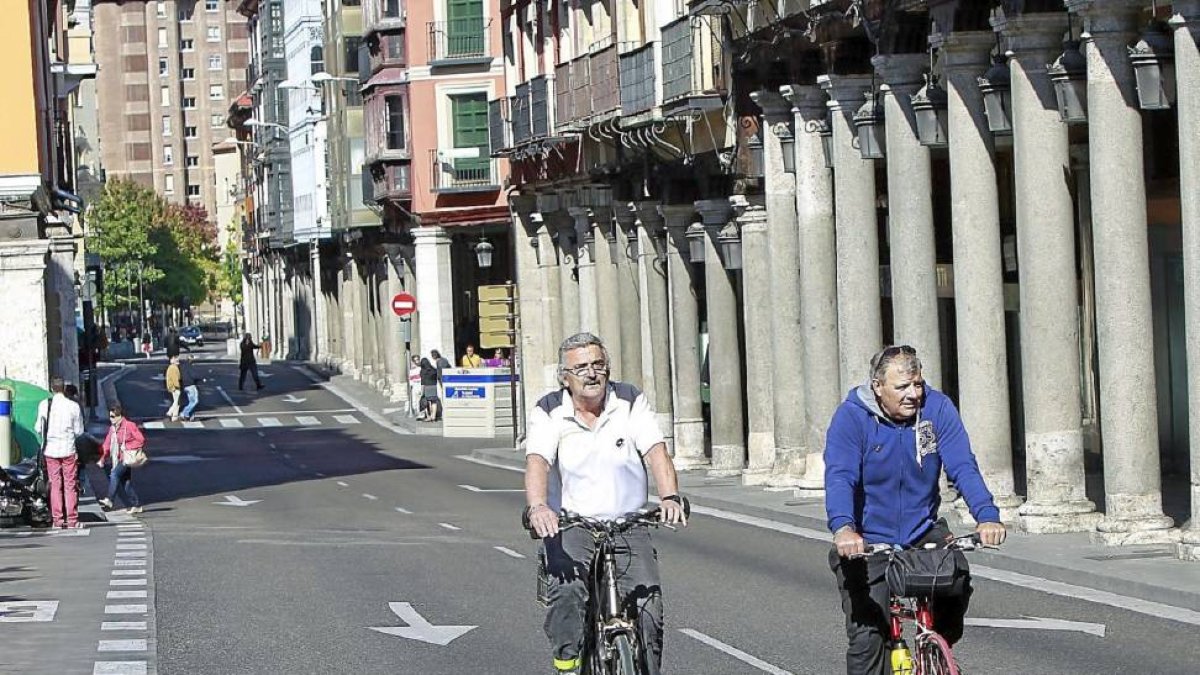 Una calle de Valladolid en el Día sin Coche, en una imagen de archivo.-J. M. Lostau