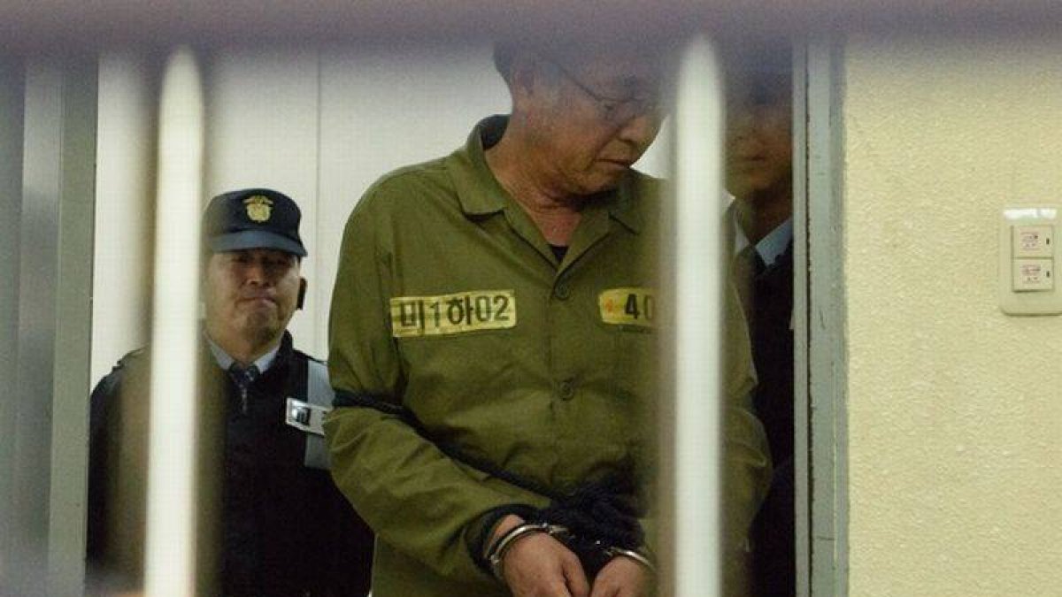 El capitán del Sewol a su llegada al tribunal, el pasado 11 de noviembre.-Foto: AFP / ED JONES
