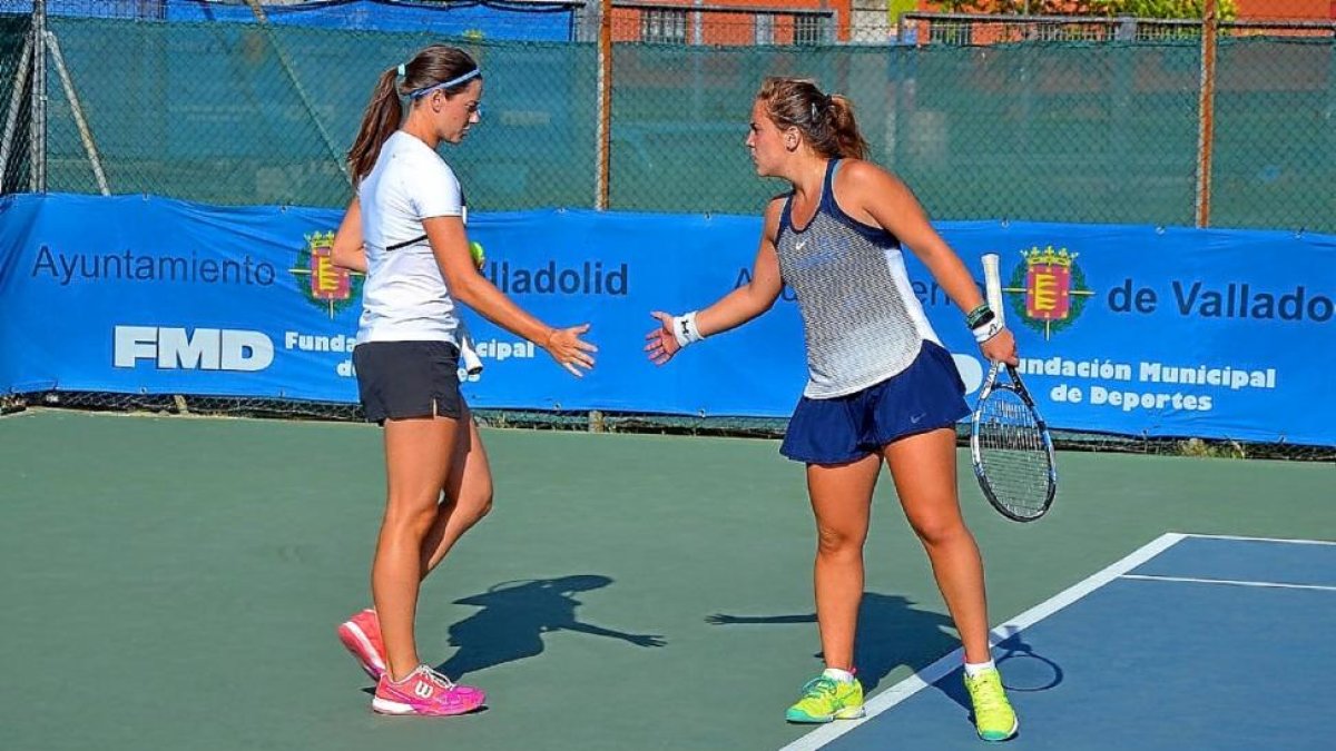 Arabela Fernández y Ana Román, finalistas de dobles.-EL MUNDO