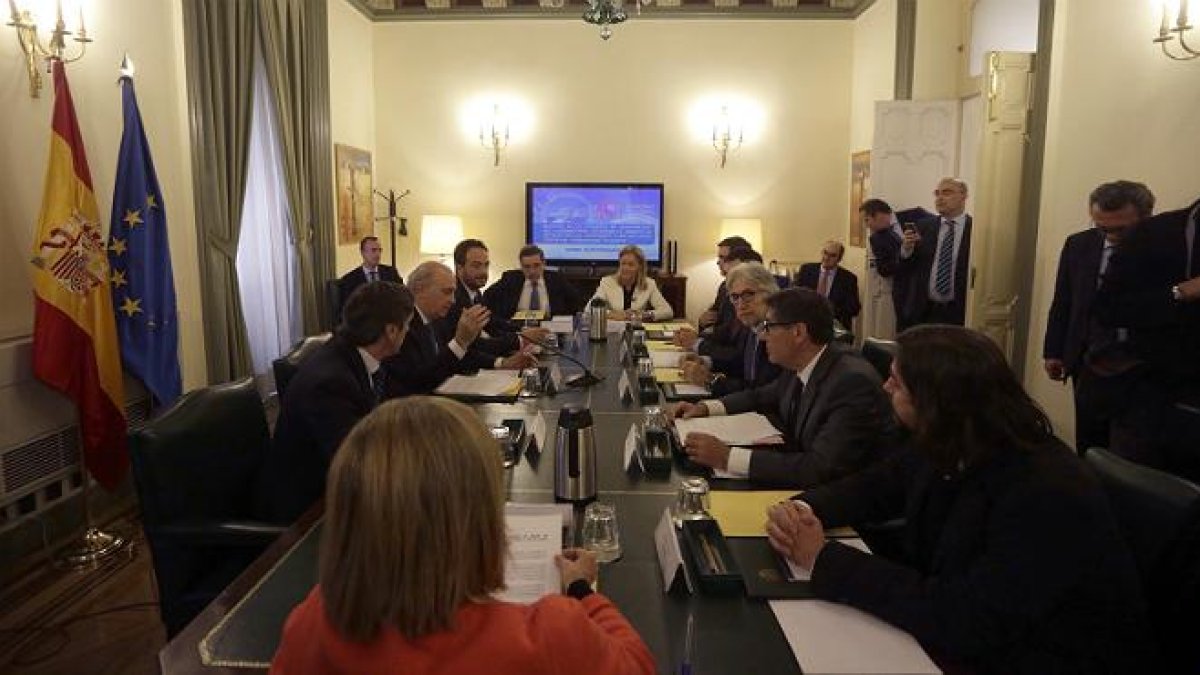 Ciudadanos, Unio, UpyD y, PAR han firmado hoy su adhesión al Pacto por las libertades y contra el terrorismo firmado por PP y PSOE.-