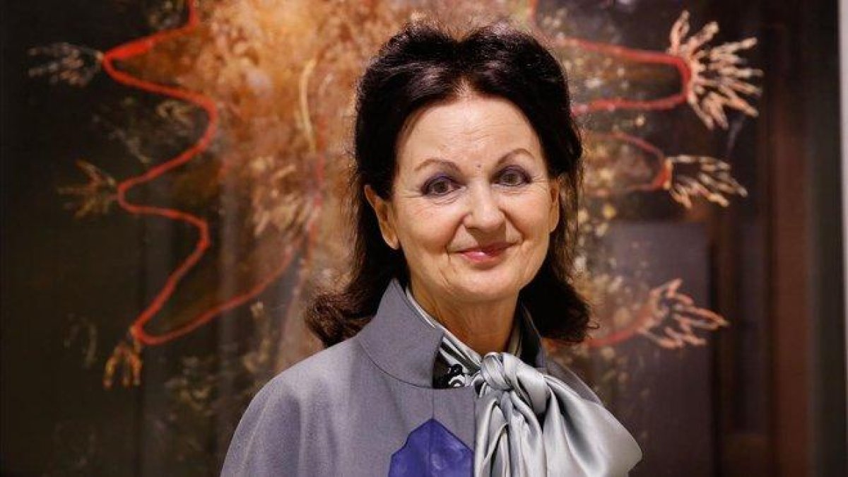 La escritora libanesa Hanan al Shaykh posa en la sede del IEMed, el pasado día 16.-ÁLVARO MONGE