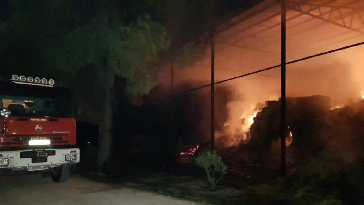 Imagen del incendio originado en Matapozuelos.-DIPUTACIÓN VALLADOLID