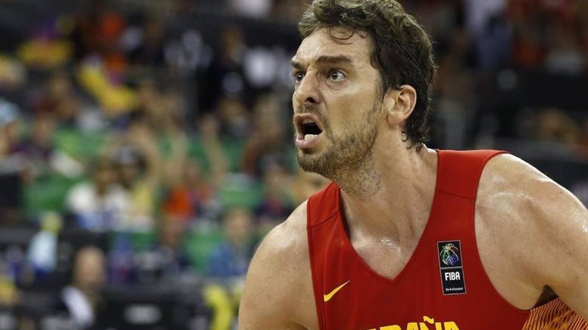 Pau Gasol durante el partido de España contra Brasil.-Foto: EFE