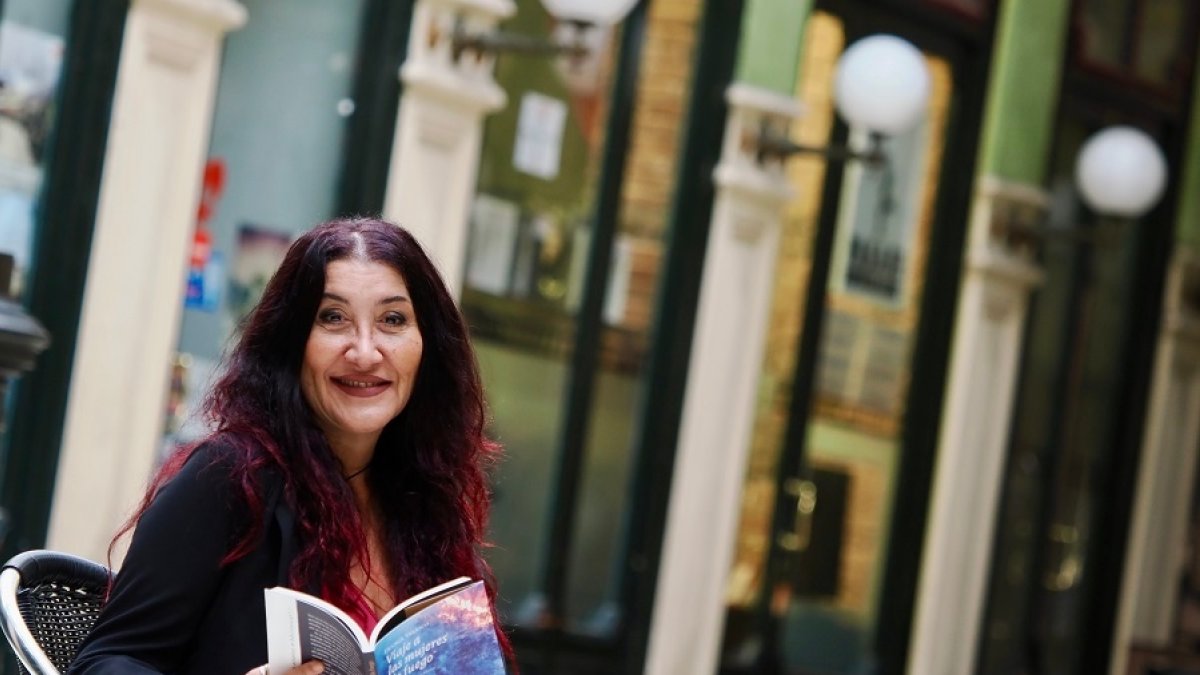 Franca Velasco, periodista y autora de 'Viaje a las mujeres de fuego'. | MIGUEL ÁNGEL SANTOS