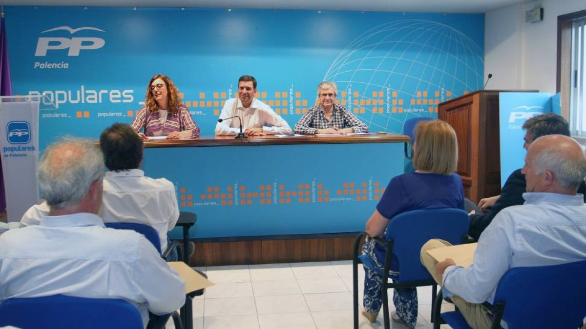 Reunión de la Ejecutiva Provincial del PP de Palencia para analizar los resultados de las pasadas elecciones autonómicas y municipales.-Ical