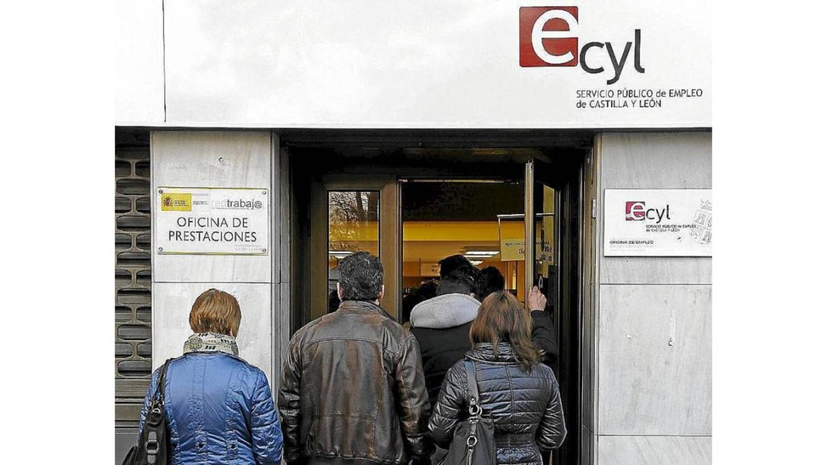 Oficina del Ecyl en Vallladolid-El Mundo
