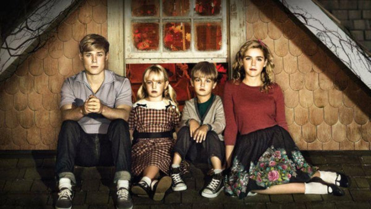 Los niños protagonistas de la película 'Flores en el ático'.-ATRESMEDIA