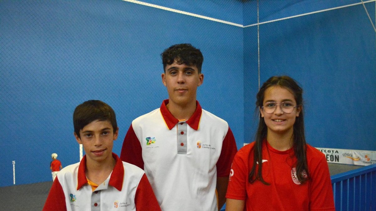 Daniel Vicente, Martín Lorenzo y Miriam Fernández. / EL MUNDO