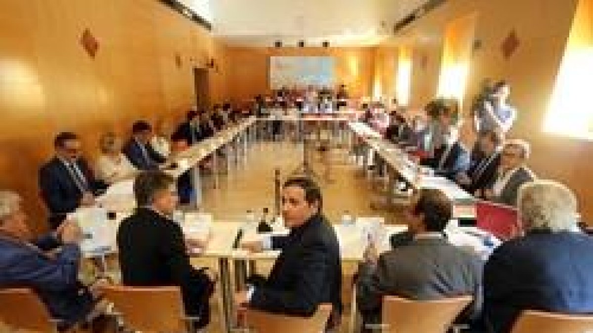 El consejero de Sanidad, Antonio María Sáez Aguado, preside el Consejo Castellano y Leonés de Salud.-Miriam Chacón / ICAL