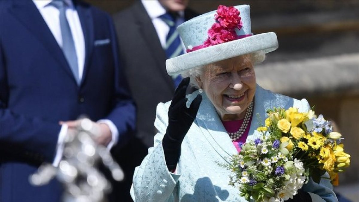Isabel II, esta mañana, en la Misa de Pascua en Windsor.-EFE / EPA NEIL HALL