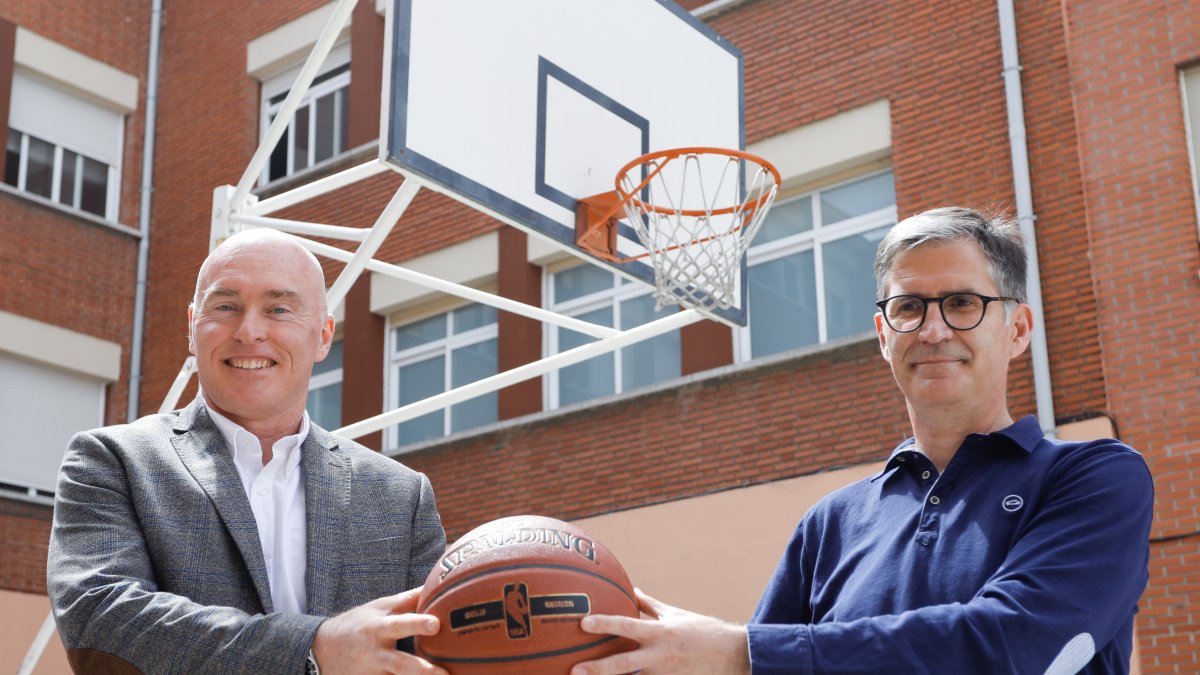 JUAN MIGUEL LOSTAU. 26/05/2021. VALLADOLID. COMUNIDAD DE CASTILLA Y LEÓN. ROBERTO GONZÁLEZ. NUEVO ENTRENADOR DEL REAL VALLADOLID BALONCESTO.