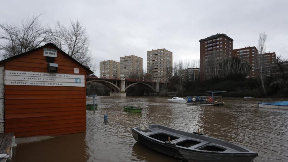 Subida del caudal del río Pisuerga a su paso por Valladolid. PHOTOGENIC