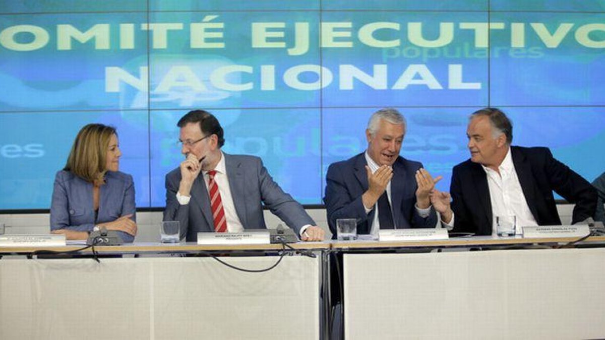 María Dolores de Cospedal, Mariano Rajoy, Javier Arenas y Gonzalez Pons, en el Comité Ejecutivo.-JOSE LUIS ROCA
