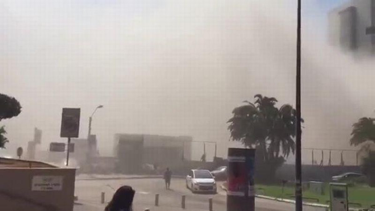 Hundimiento de un edificio en Tel Aviv.-EL PERIÓDICO