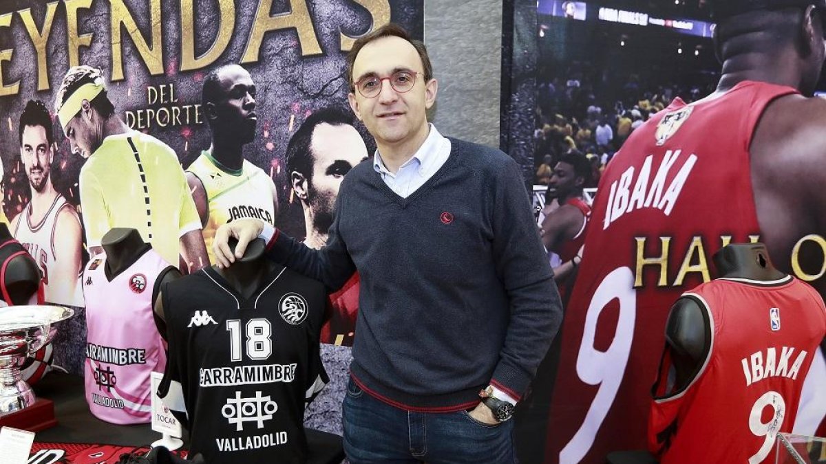 Hugo López, entrenador del Carramimbre Ciudad de Valladolid.-J. M. LOSTAU