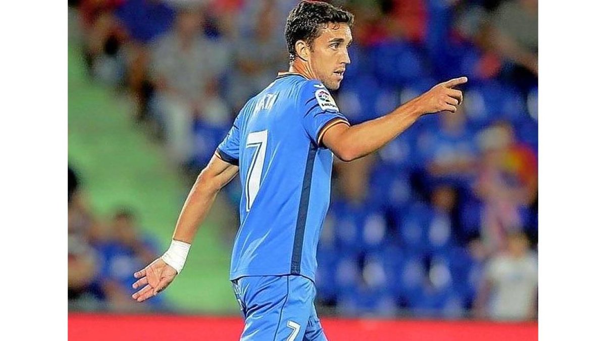 Jaime Mata con la camiseta azulona.-GETAFE.COM