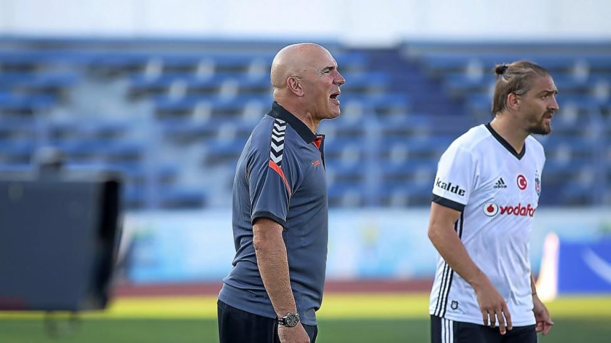 Luis César Sampedro durante el choque de ayer en Marbella.-PHOTO-DEPORTE