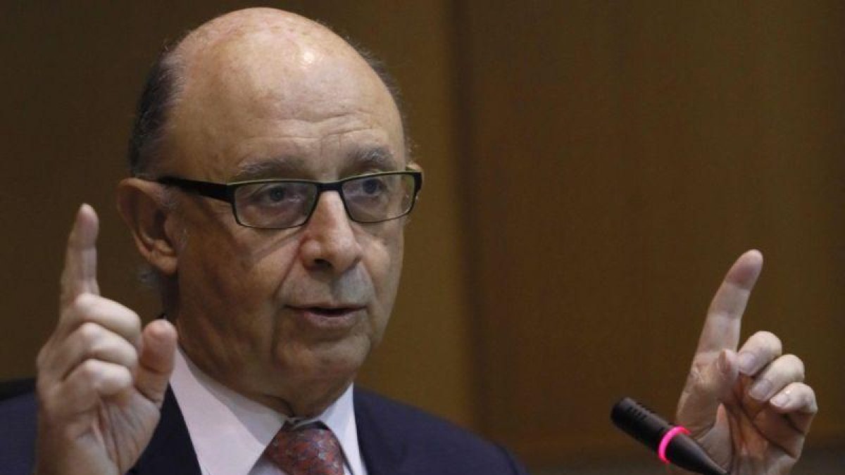 El ministro de Hacienda y Función Pública Cristobal Montoro.-FERNANDO ALVARADO (EFE)