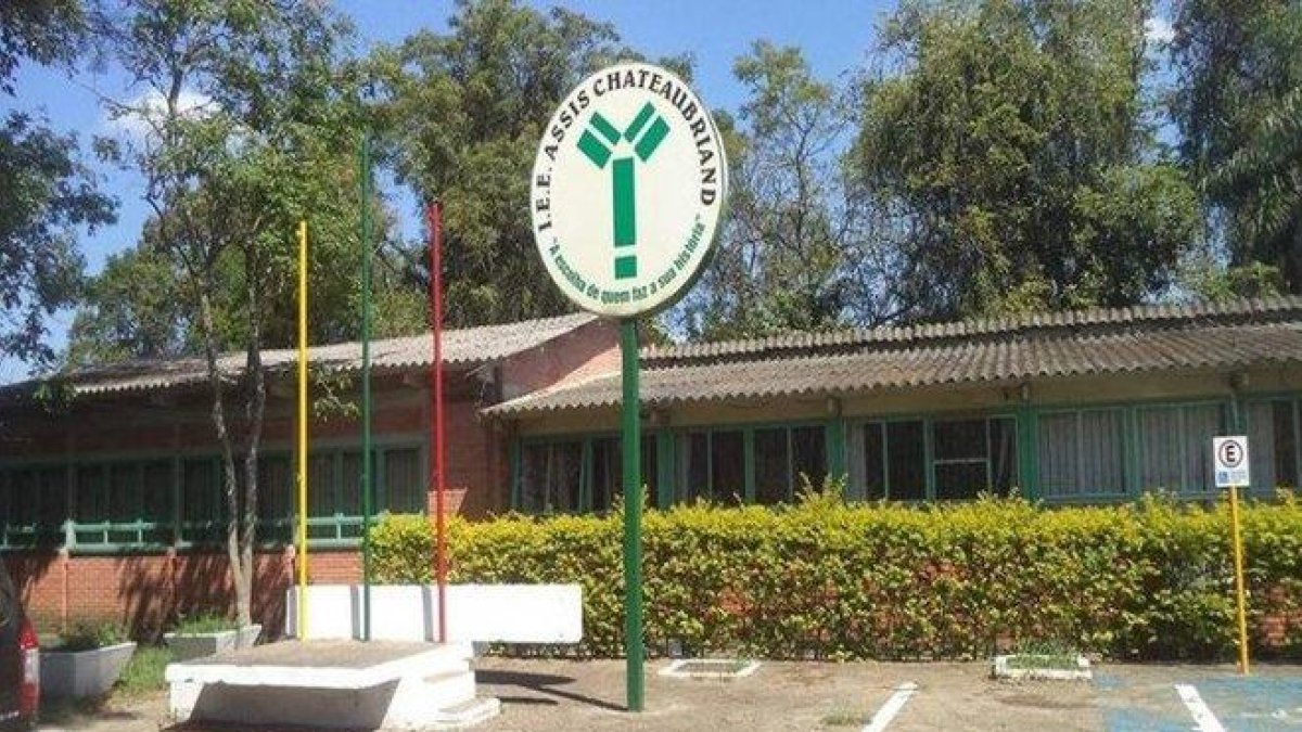 Instituto Estadual de Educación Assis Chateaubriand de Brasil.-