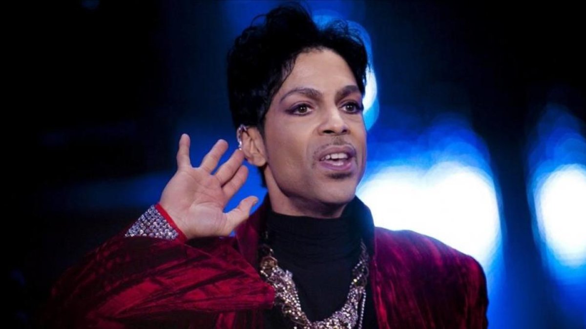 Prince durante un concierto en el Festival de Sziget en Budapest el 9 de agosto de 2011-EFE/ BALAZS MOHAI