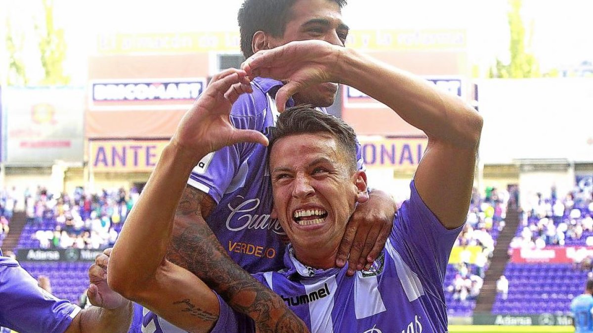 Igor Lichnovsky celebra el gol marcado al Girona, en el último partido en Zorrilla.-J.M. LOSTAU