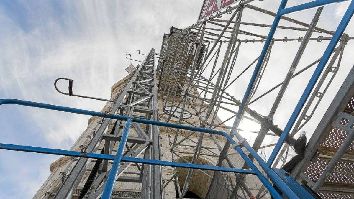 Obras del ascensor de la Catedral de Valladolid-M. Á. SANTOS