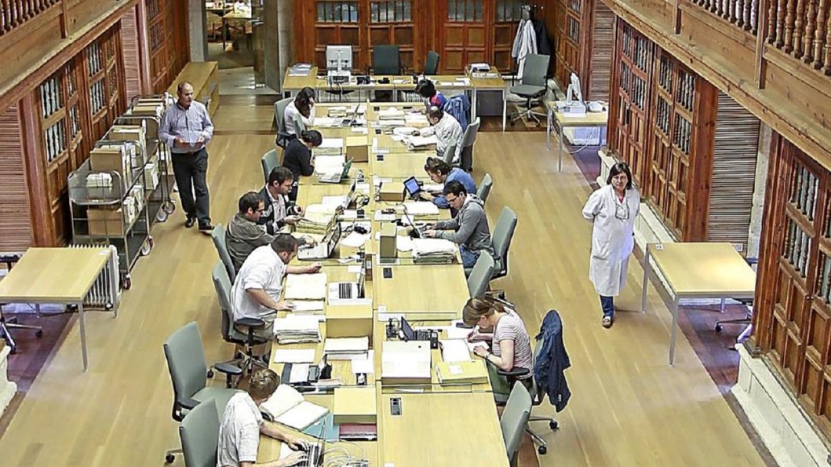 Sala del Archivo General de Simancas, que alberga documentos gubernamentales desde el siglo XV al XIX.-J.M. LOSTAU