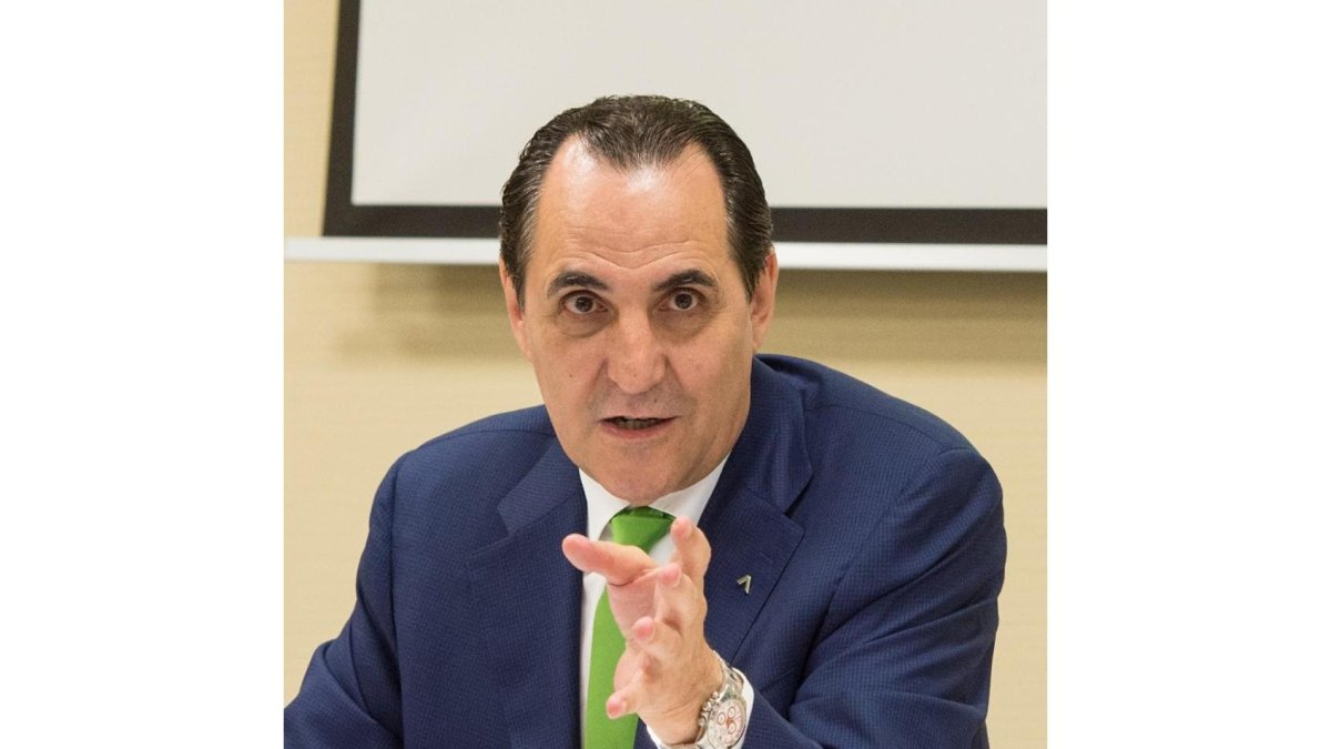 El presidente de Grupo Norte, José Rolando Álvarez, inaugura la segunda Jornada del curso de verano dedicado a los autónomos y emprendedores de la UCM en San Lorenzo de El Escorial-ICAL