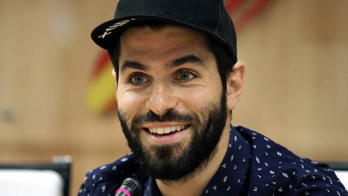 Jaime Alguersuari, durante la rueda de prensa que ha ofrecido en la sede del Consejo Superior de Deportes para anunciar que deja de pilotar.-EFE/CSD