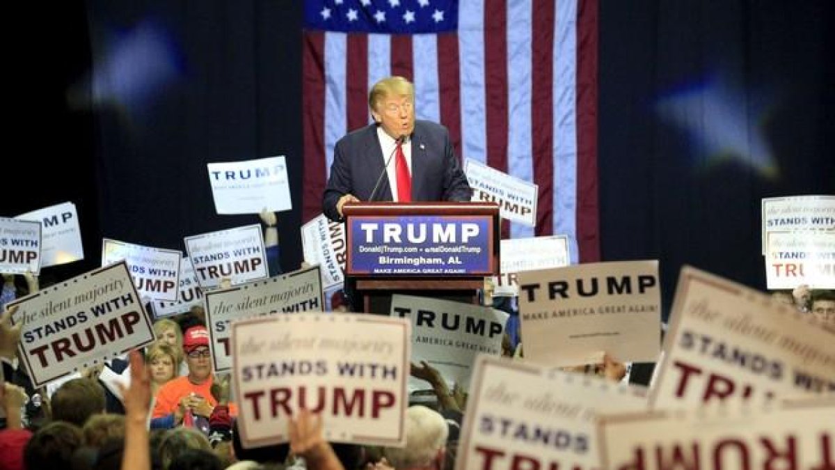 El magnate Donald Trump en un acto de campaña.-REUTERS / MARVIN GENTRY
