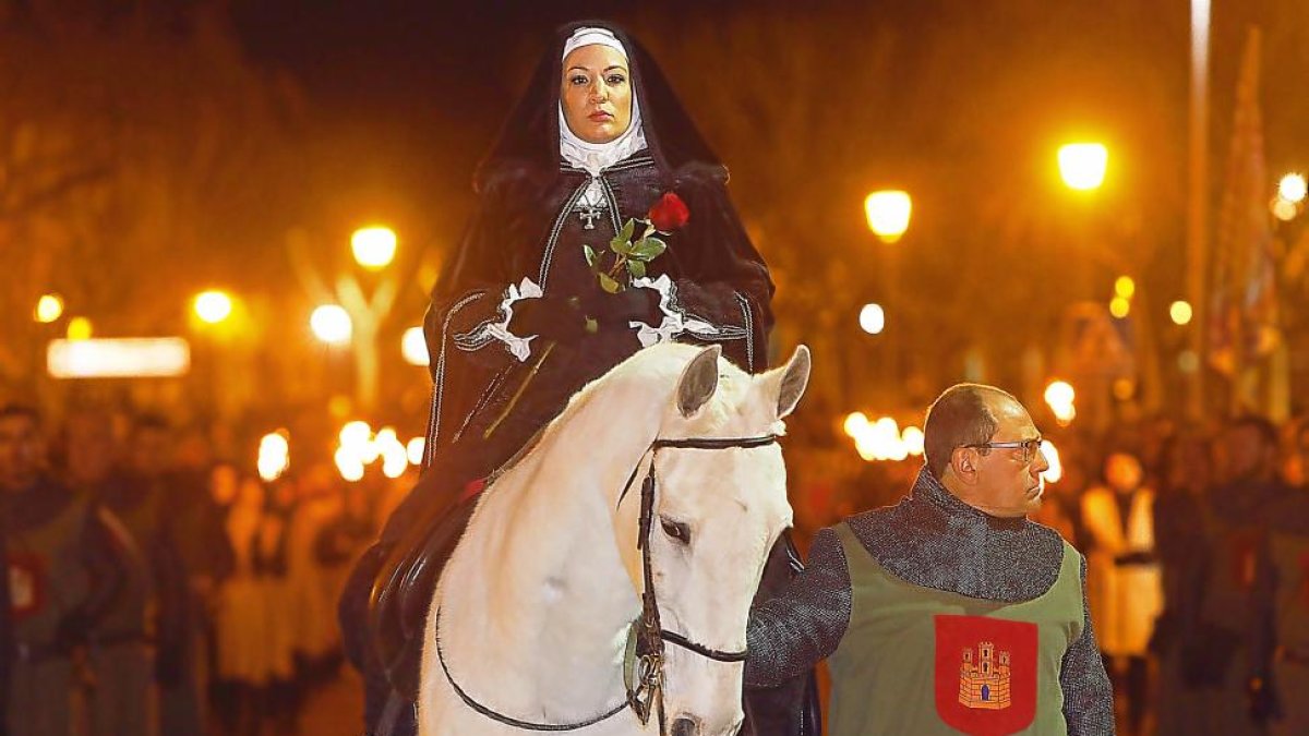 La reina Juana I de Castilla entra a caballo en Tordesillas-J.M. LOSTAU