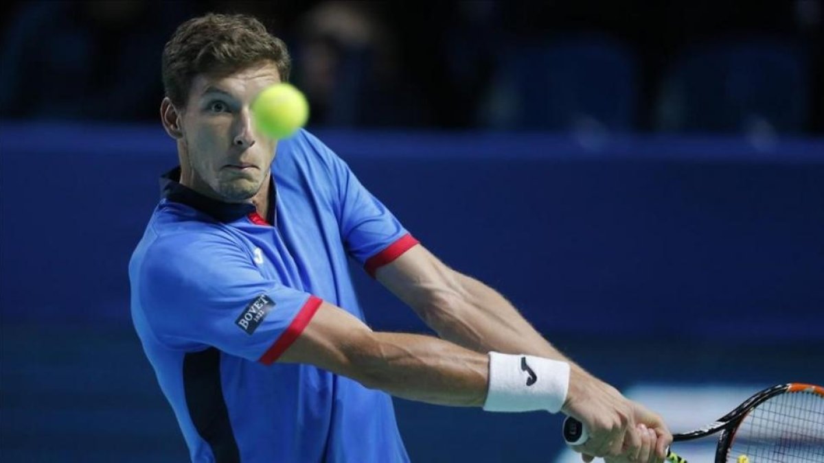 Pablo Carreño devuelve un golpe Robert Stephane durante las semifinales del Abierto de Moscú.-EFE / SERGEI ILNITSKY