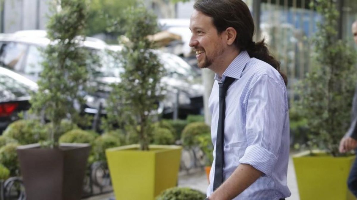 Pablo Iglesias, tras un coloquio informativo en el hotel Ritz, durante la precampaña del 26-J.-AGUSTIN CATALAN