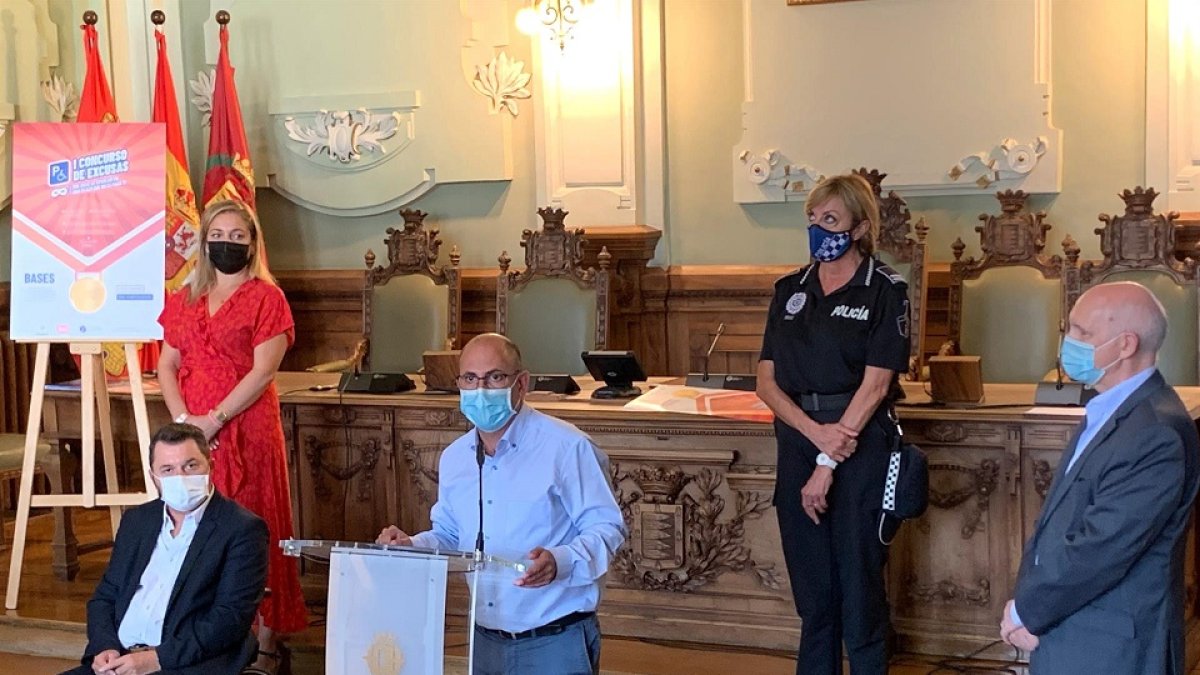 Rueda de prensa para presentar la nueva campaña de concienciación para evitar la ocupación indebida de plazas de aparcamiento para personas con movilidad reducida. - EUROPA PRESS