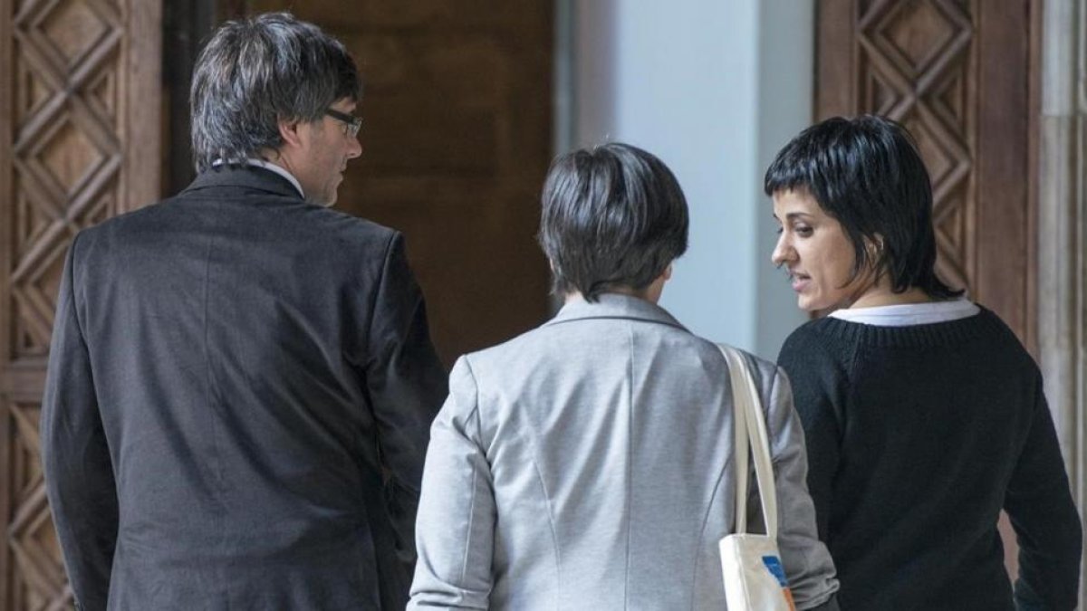 Reunión de Puigdemont y anna gabriel en la Generalitat-FERRAN SENDRA