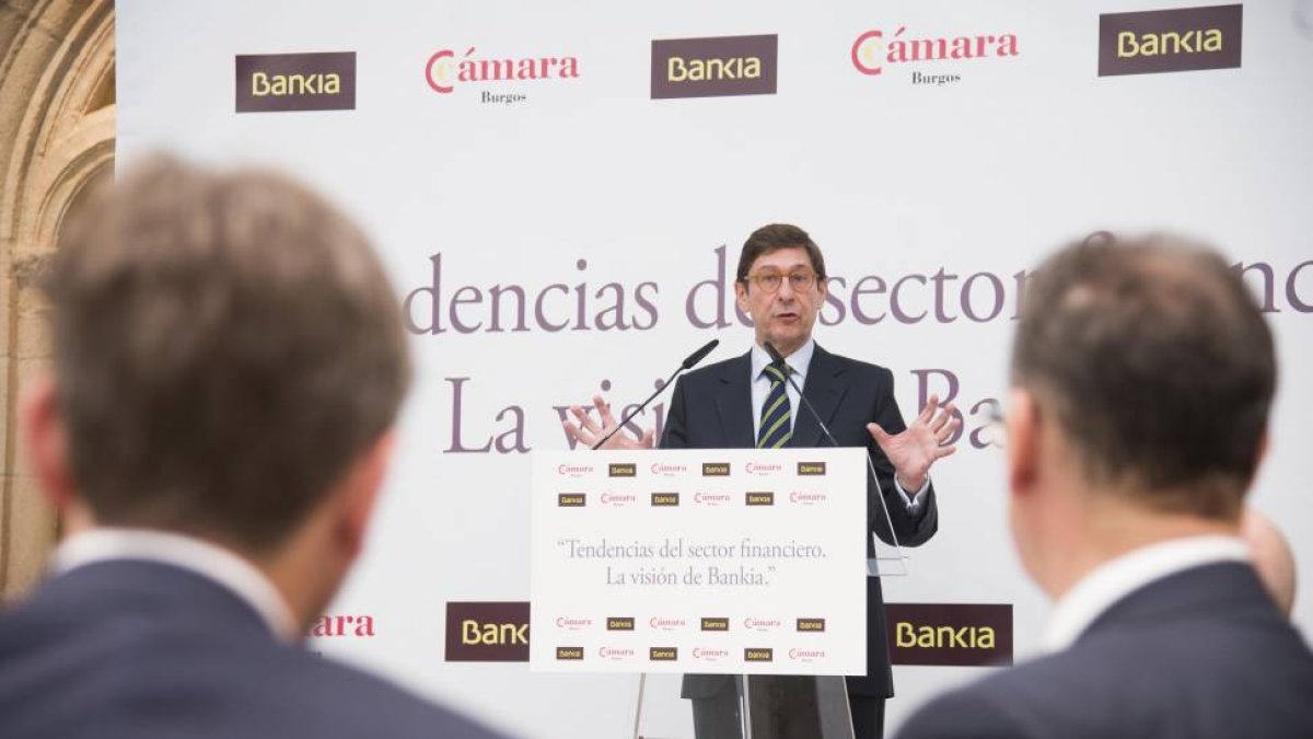 El presidente de Bankia, José Ignacio Goirigolzarri, pronuncia la conferencia ‘Tendencias del sector financiero. La visión de Bankia’, en un acto organizado por la Cámara de Comercio e Industria de Burgos-Ical