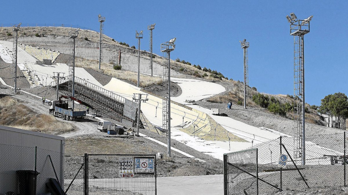 Obras en el proyecto de Meseta Ski. | E. M.