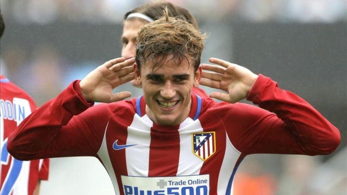 Antoine Griezmann celebra su primer gol al Celta en Balaídos.-LAVANDEIRA JR / EFE