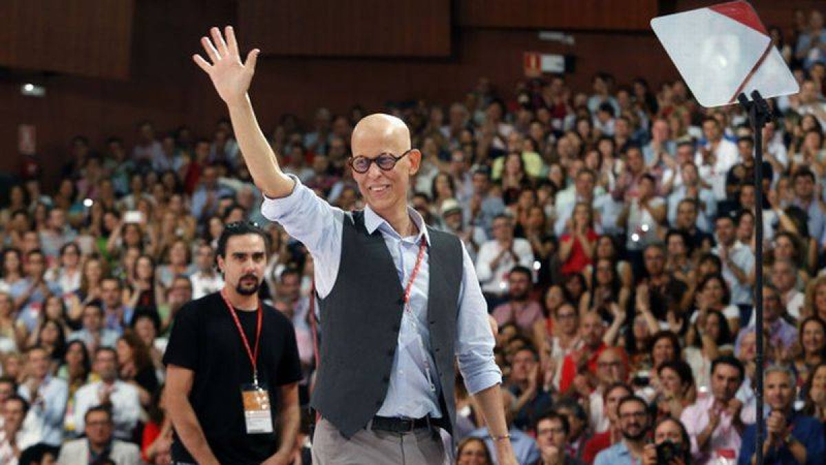Pedro Zerolo, en el congreso que proclamó a Pedro Sánchez secretario general del PSOE, en julio del 2014.-Foto: JUAN MANUEL PRATS
