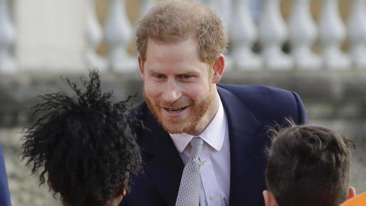 Enrique de Inglaterra, en los jardines de Buckinham.-AP/ KIRSTY WIGGLESSWORTH